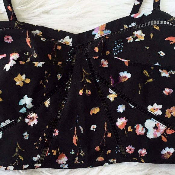NWOT Urban Outfitters Floral Crop Top - Picture 5 of 6
